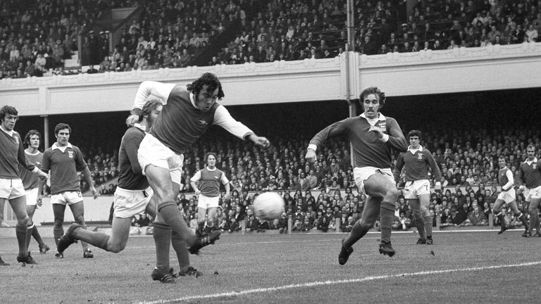 Kennedy hits the cross-bar for Arsenal against Ipswich Town in 1973