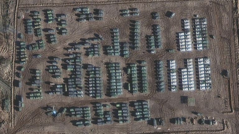 Une image satellite montre le déploiement des forces terrestres à Yelnya le 1er novembre 2021 Maxar/RUSSIE