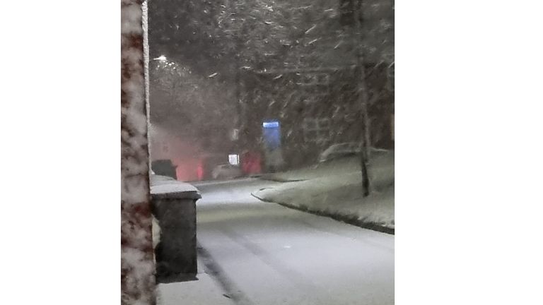 Picture of snowfall, taken at 5:30pm in Leadgate, County Durham

@ToonArmyOfOne - UGC hasn&#39;t asked for credit