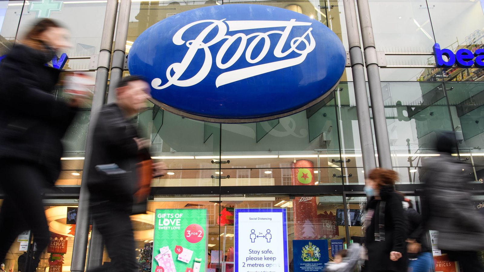 Pemilik sepatu bot untuk menjelajahi penjualan rantai toko kimia jalanan terbesar di Inggris |  Berita bisnis