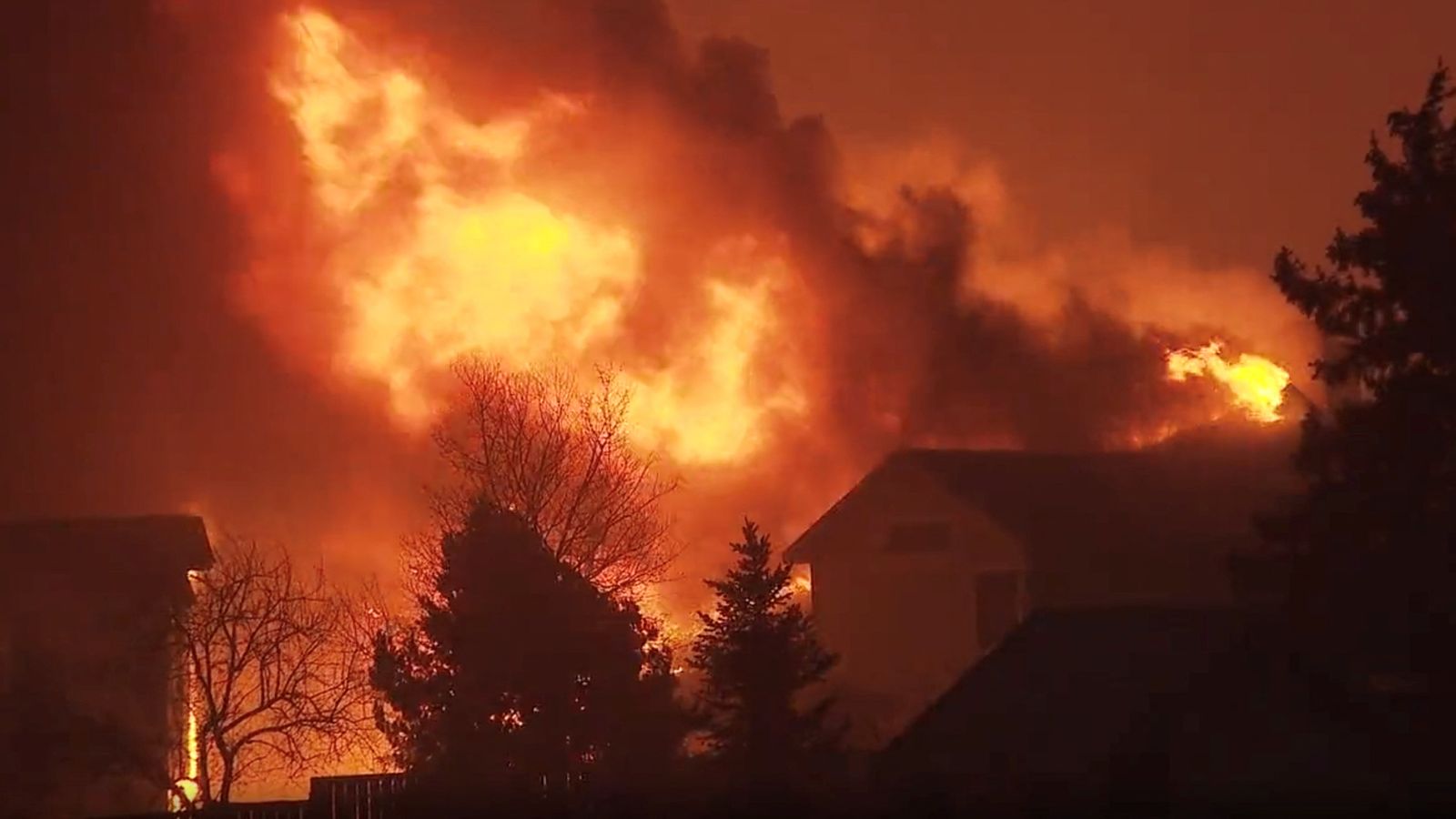 Incendi in Colorado: centinaia di case distrutte, decine di migliaia evacuate |  notizie dagli Stati Uniti