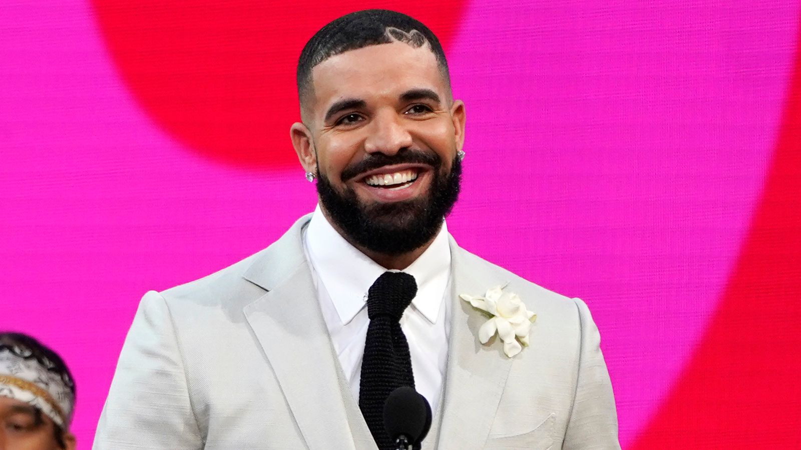 Drake Rapper and singer withdraws nominations for 2022 Grammy Awards