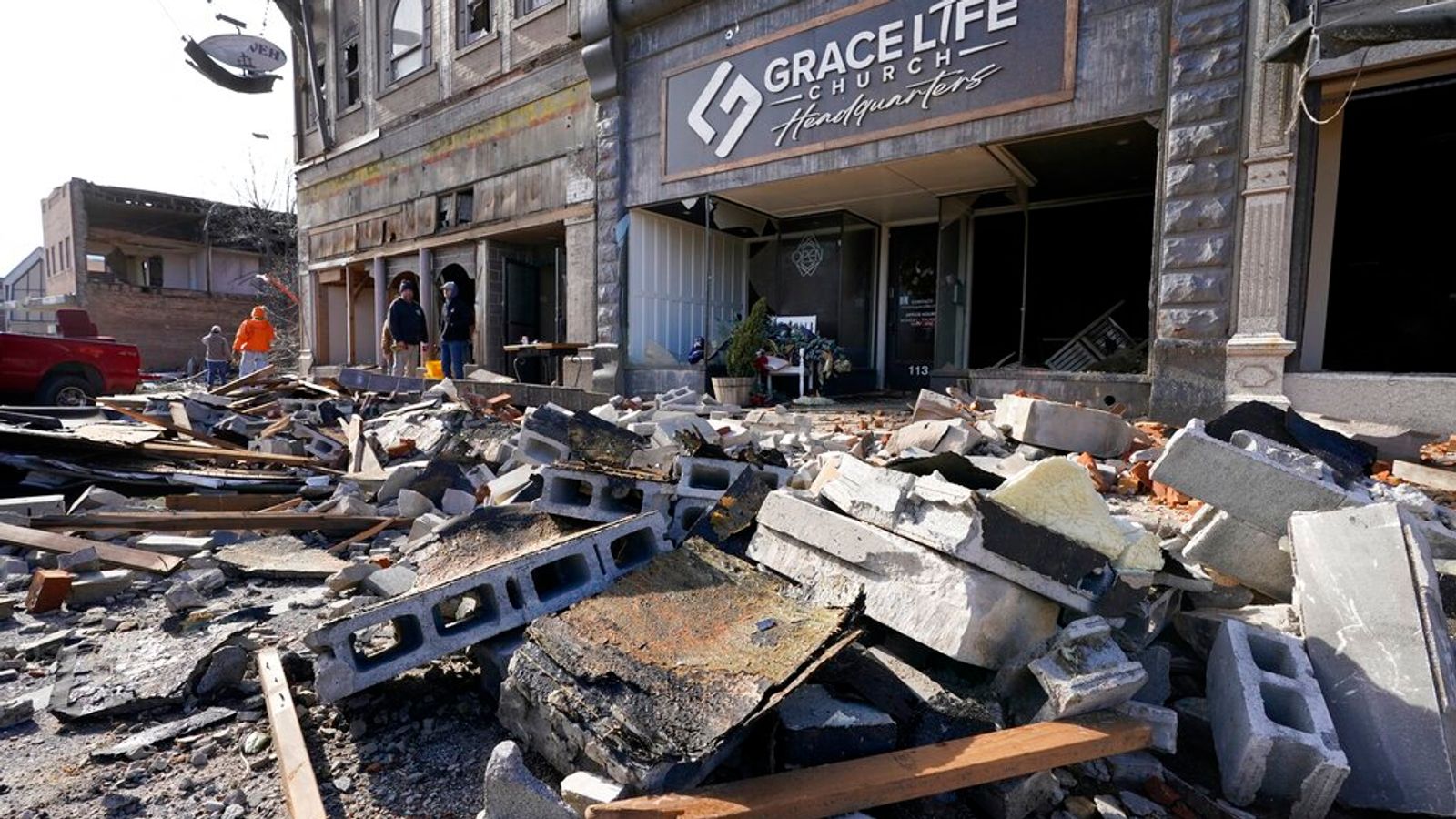 US tornadoes: At least 70 people killed in 'one of largest tornado ...