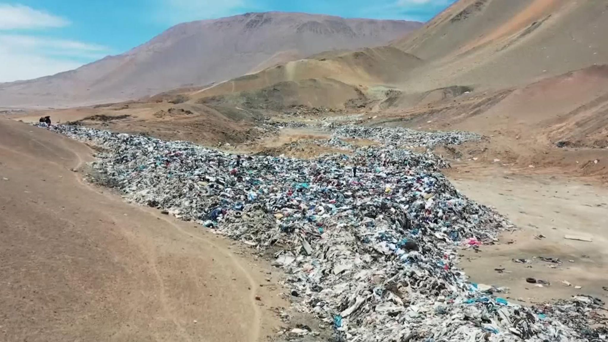 Video: Thousands of tonnes of clothes dumped in Chile's Atacama Desert, World News