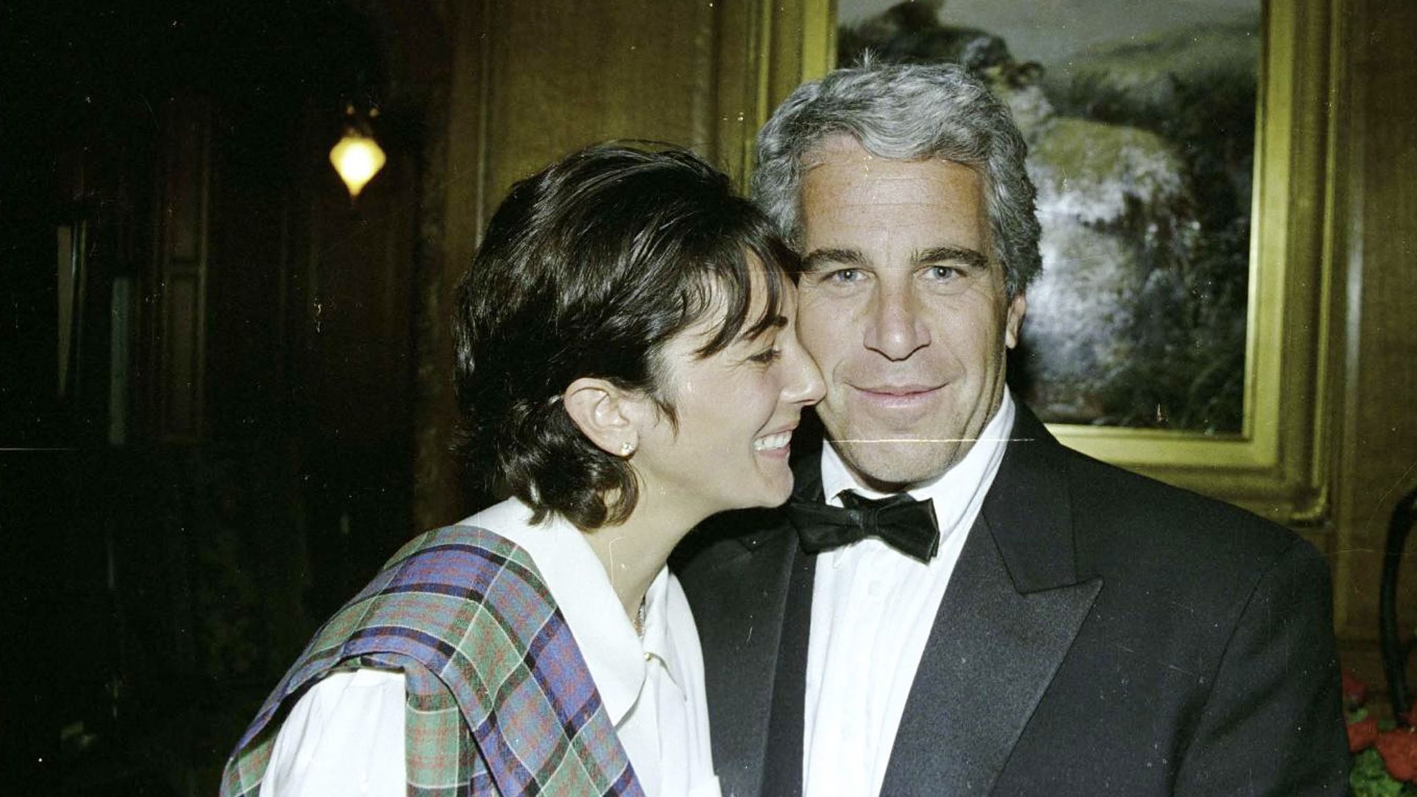 Ghislaine Maxwell trial: British socialite and Jeffrey Epstein seen at ...