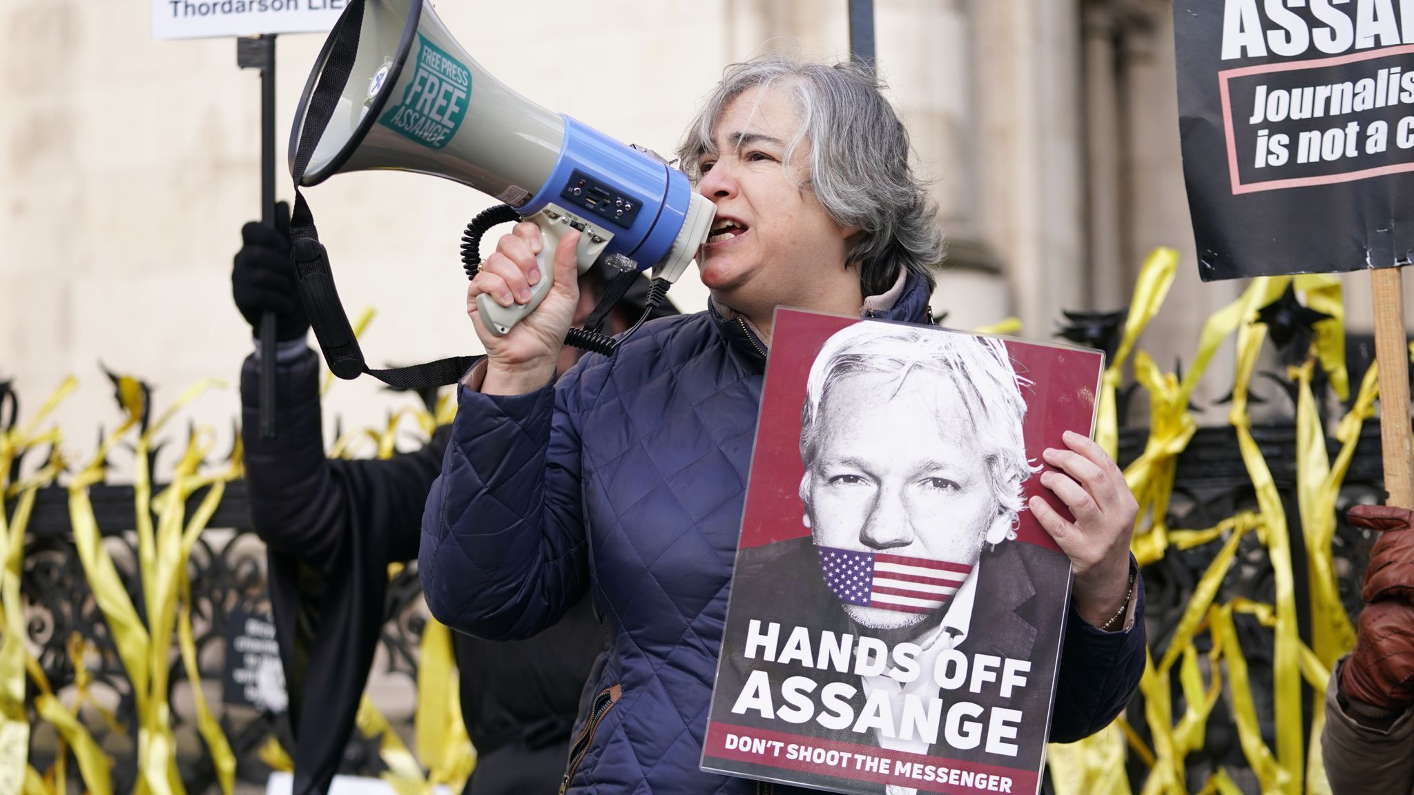 Julian Assange: High Court reverses decision not to extradite WikiLeaks