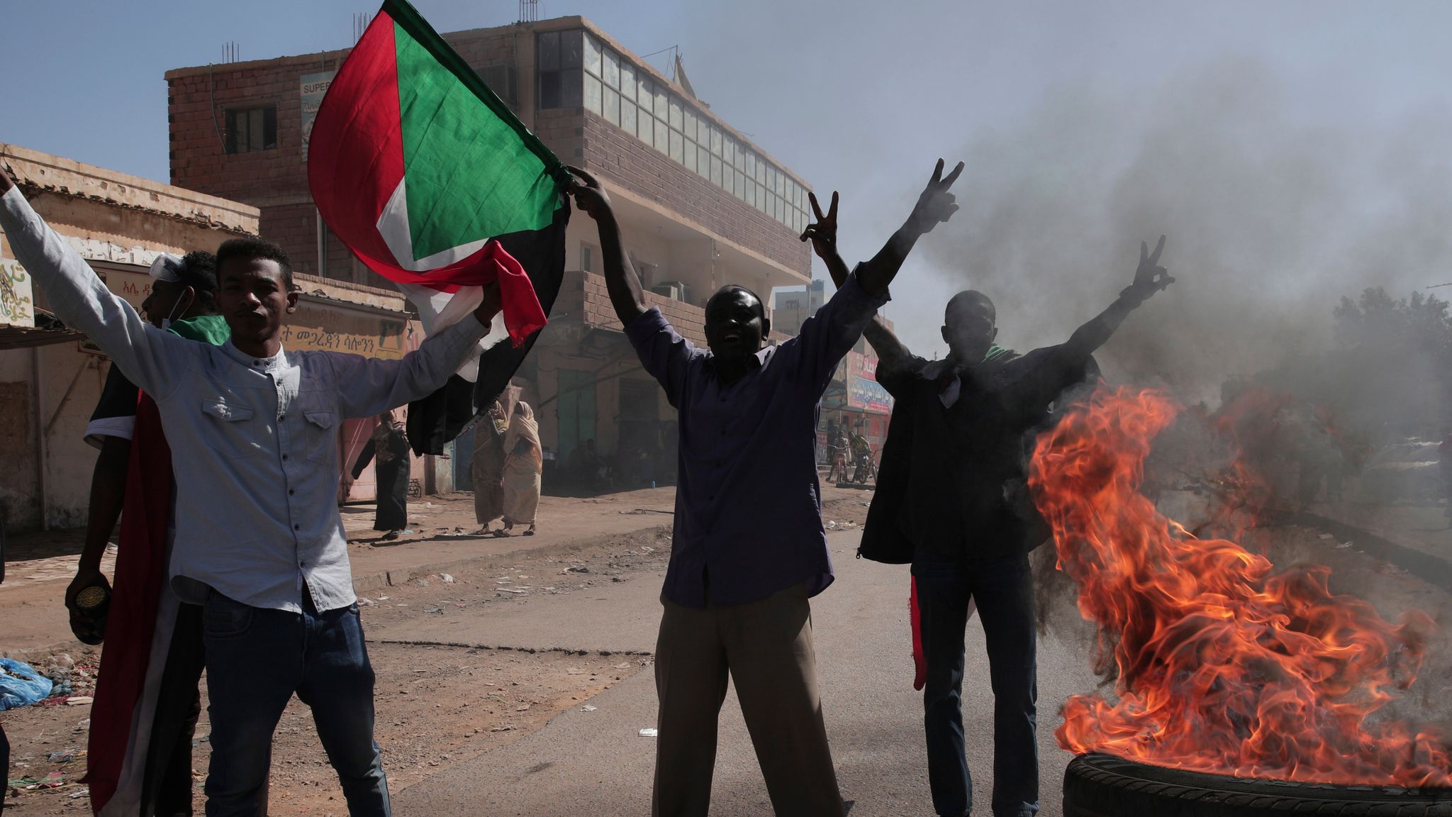 Захват власти военными. Судан протесты. Государственный переворот. Противостояние стран. Переворот в Судане.