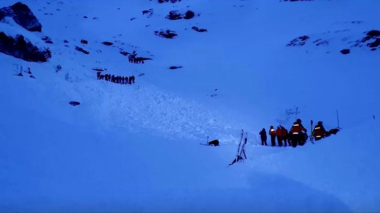 Longsor membunuh pemain ski selama tur ski di Austria Foto dari reuters vid