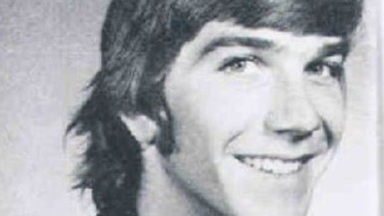 کایل کلینک‌اسکیلز در حال رانندگی از جورجیا به دانشگاه آلاباما بود که در سال 1976 ناپدید شد. محققان معتقدند که ماشین او را پیدا کردند.  عکس: کلانتر شهرستان جسد
