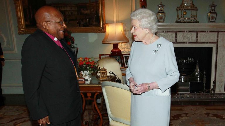 The Queen holds a audience with Reverend Desmond Tutu and Professor Mellows at Buckingham Palace. PRESS ASSOCIATION Photo. Picture date: Wednesday November 20, 2013. See PA story Royal Queen Audience. Photo credit should read: Sean Dempsey/PA Wire.