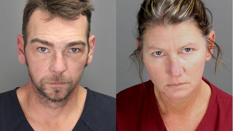 James dan Jennifer Crumbley ditangkap di Detroit beberapa jam setelah menghilang.  foto: Penjara Oakland County