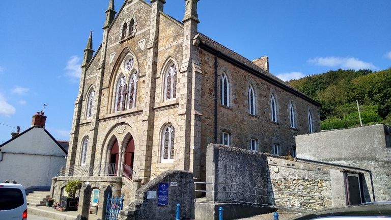 The town boasts two imposing and awe-inspiring churches. Marazion Methodist Church and All Saints Church. Alongside these, the is a Quakers friends meeting house and a further chapel on St Michael’s Mount.  