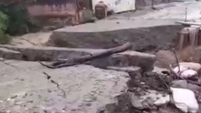 Mudslide destroys bridge in Bolivia