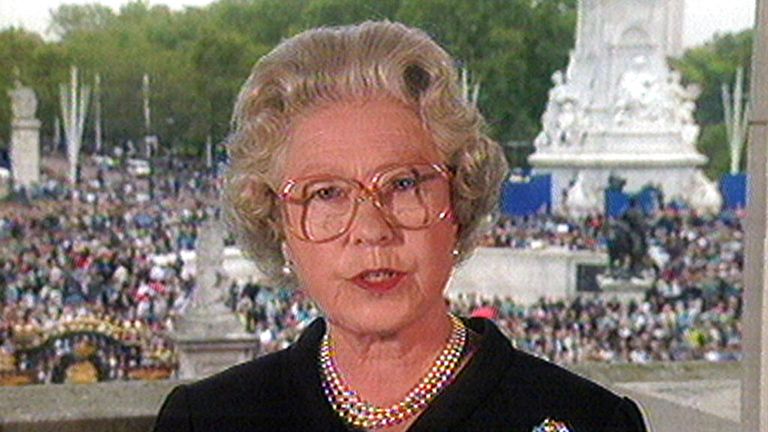 The Queen gives a speech in tribute to Diana on 5 September 1997. Pic: AP