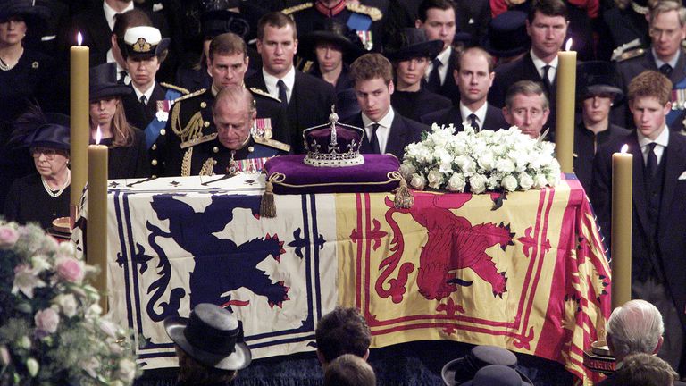 The Queen at her mother&#39;s funeral