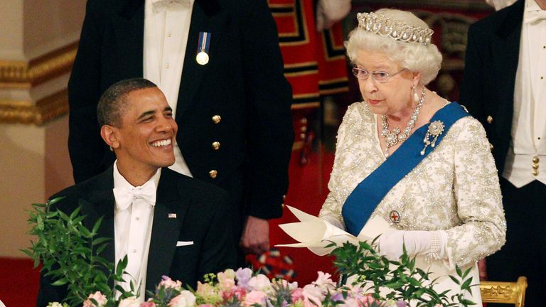 Britain&#39;s Queen Elizabeth speaks next to U.S. President Barack Obama during a State Banquet in Buckingham Palace in London May 24, 2011. Obama was treated to royal pomp at Buckingham Palace Tuesday on a two-day state visit aimed at ensuring the United States and Britain keep the "special" in their relationship. REUTERS/Lewis Whyld/PA Wire/Pool (BRITAIN - Tags: POLITICS ROYALS)
