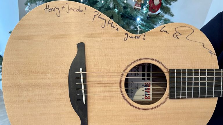 Ed Sheeran personalised the guitar