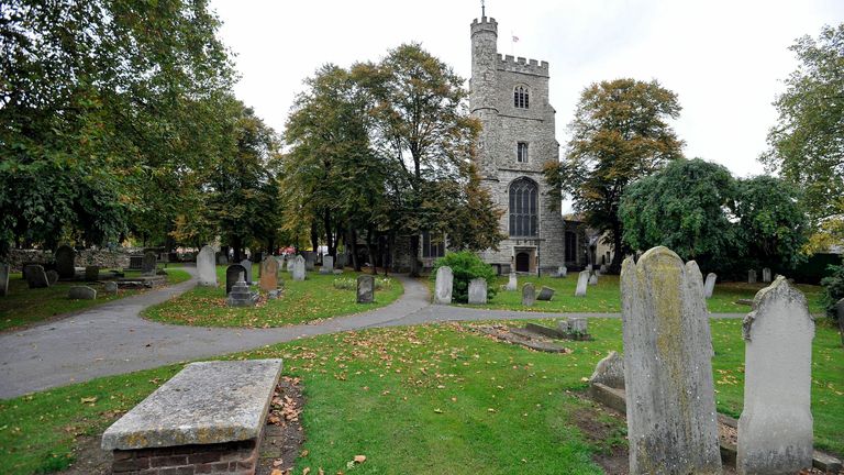 Trois des victimes de Port ont été retrouvées au cimetière de l'église St Margaret à Barking
