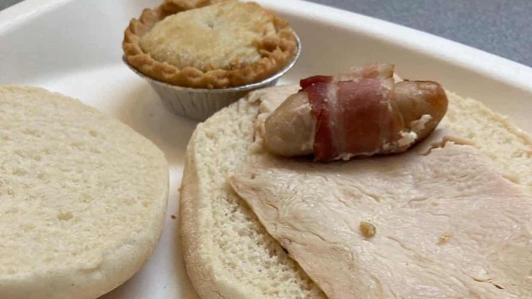 Parent Ciaran Walsh posted this picture of his daughter&#39;s Christmas school lunch on Twitter