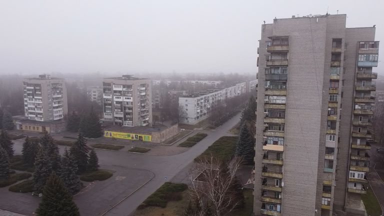 The half-abandoned town of Svitlodarsk