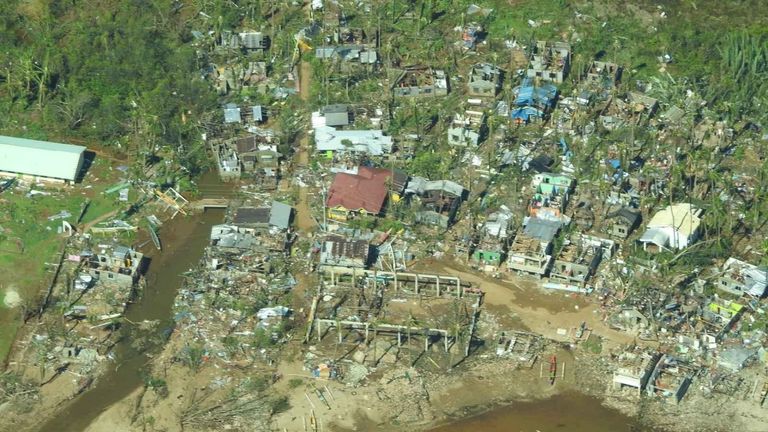 Eine Luftaufnahme zerstörter Häuser in der Stadt Surigao in der Provinz Surigao del Norte. 