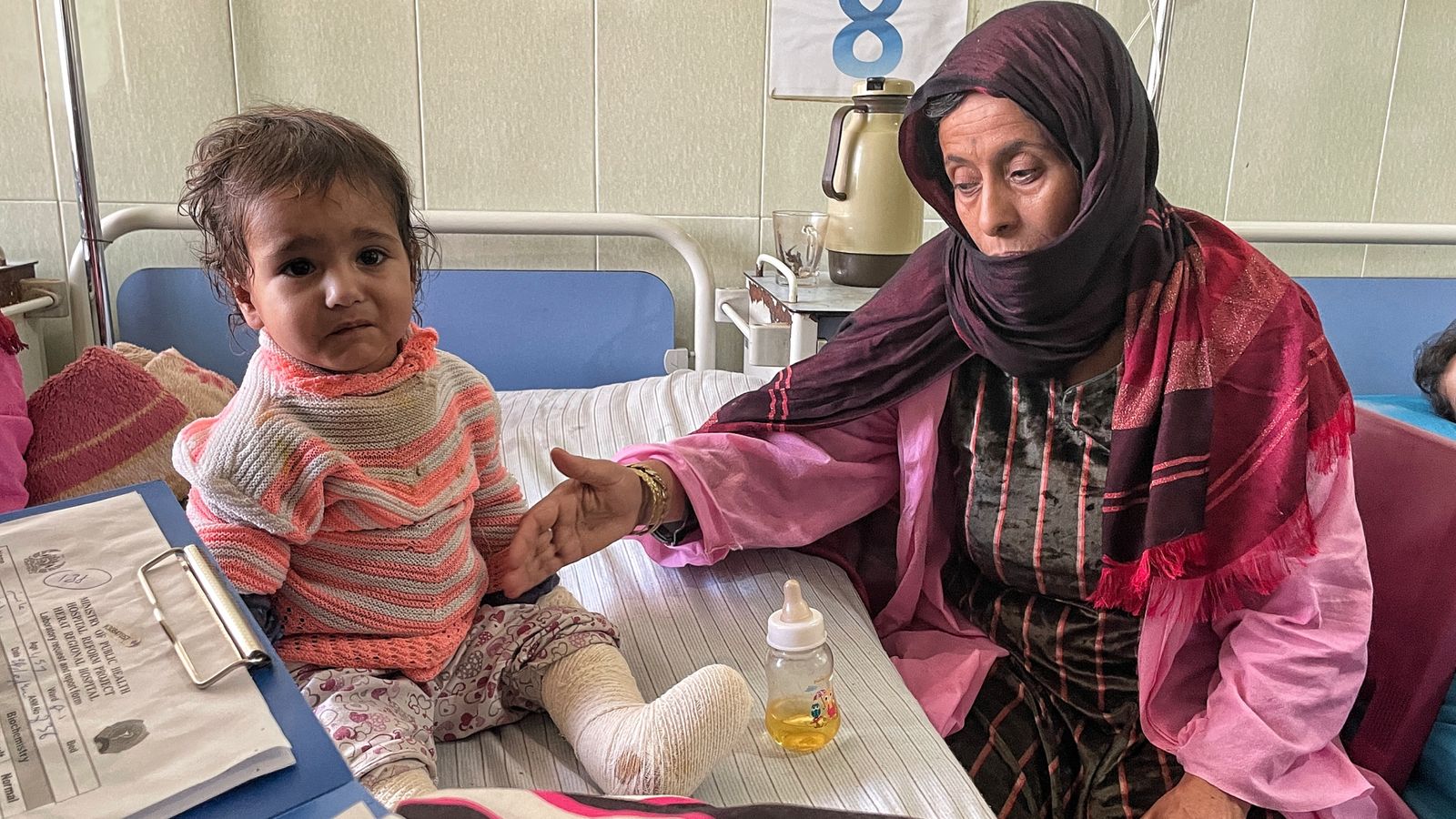Afghanistan: Parents sell children and kidneys to feed starving ...