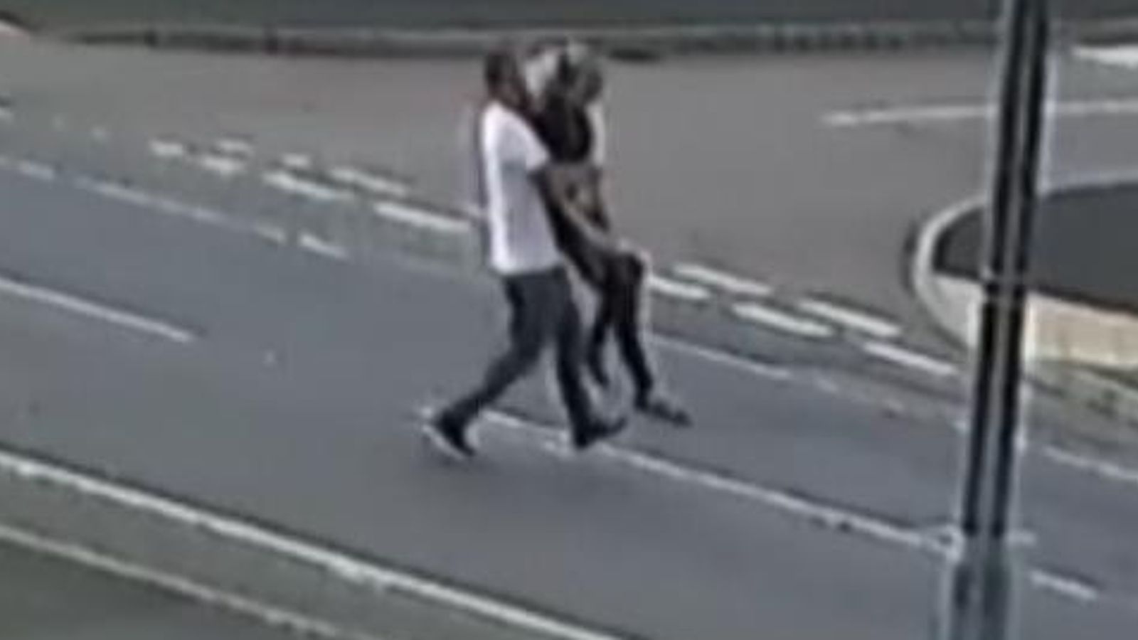 Angel Lynn: Shocking video shows moment teenager is kidnapped by ‘controlling’ boyfriend before falling out of van on A6 near Loughborough