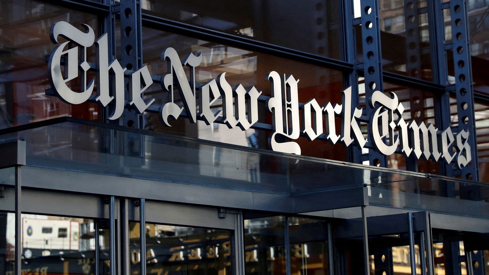 New York Times съди OpenAI и Microsoft за нарушаване на авторски права