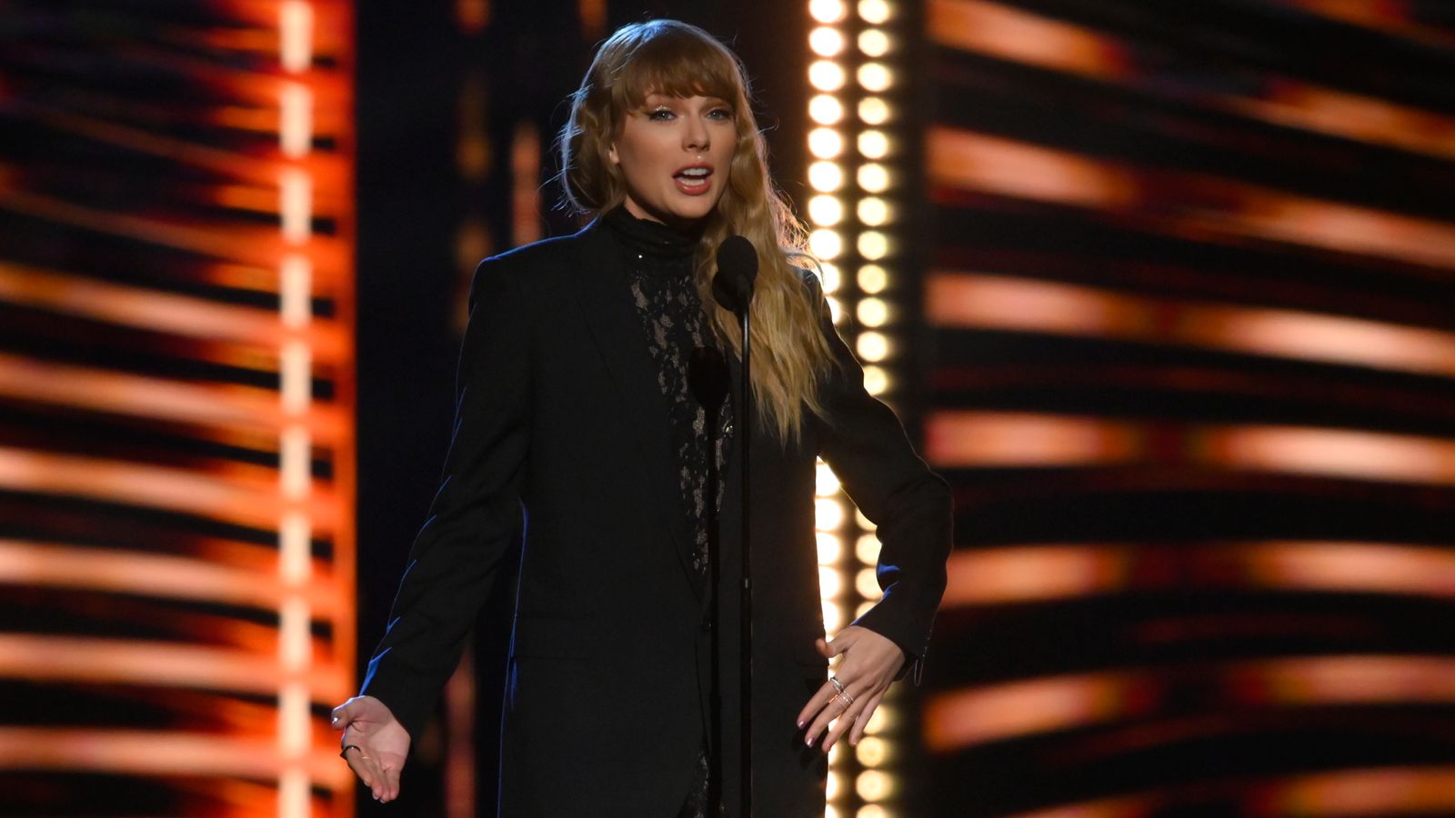 Taylor Swift hits back at Damon Albarn after he claimed she does not write her own songs