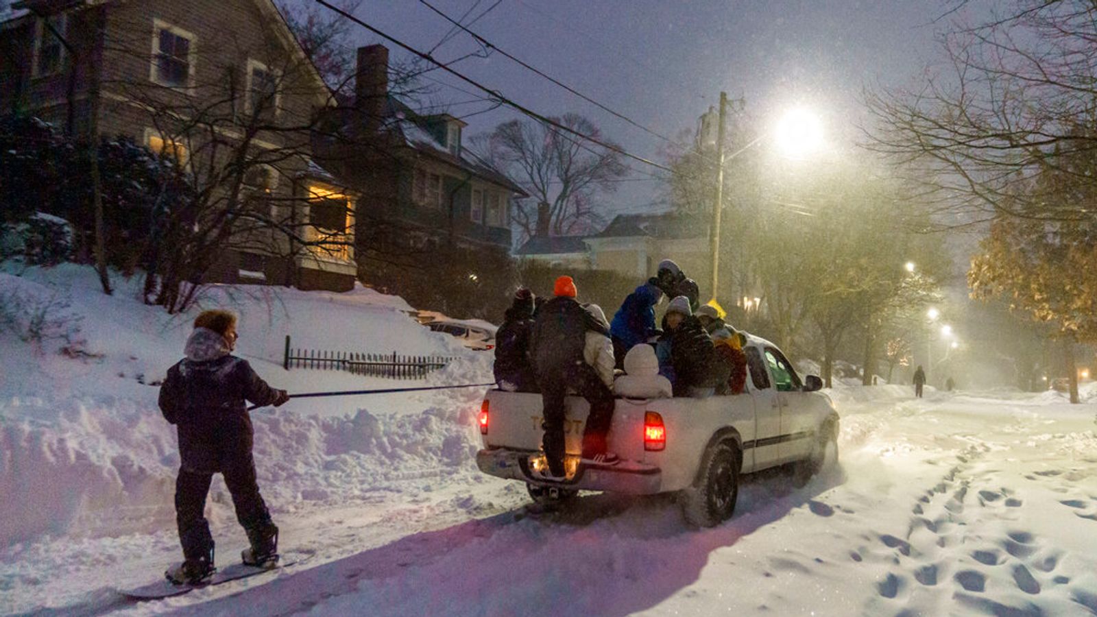 'Bomb Cyclone' Batters US East Coast With Nor'easter Bringing Mounds Of ...