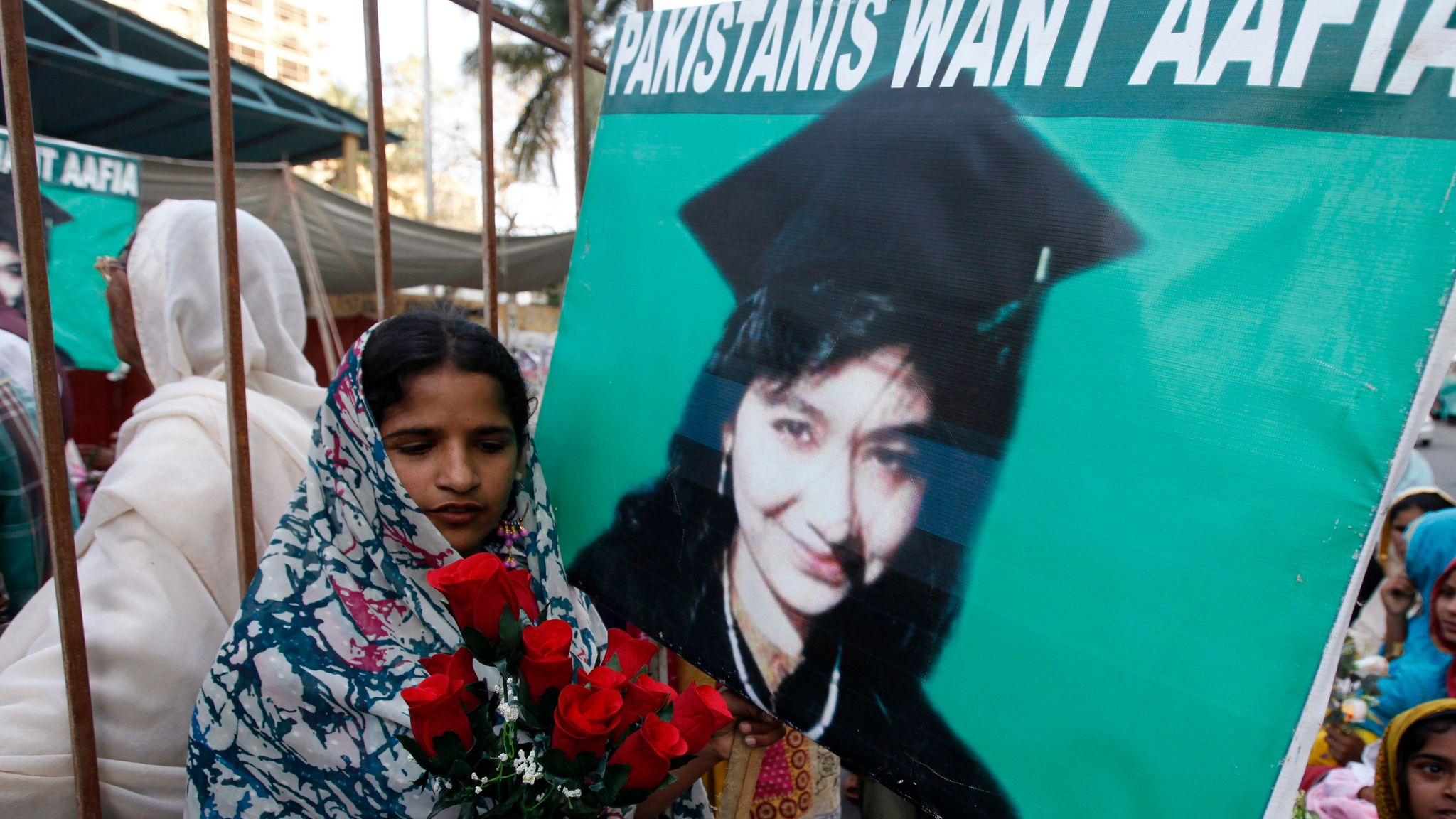 Texas synagogue siege: Aafia Siddiqui - who is the Pakistani prisoner ...