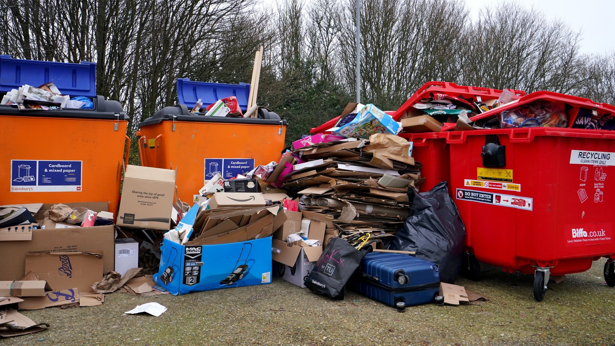 COVID19 Bins 'overflowing' with waste in parts of England due to
