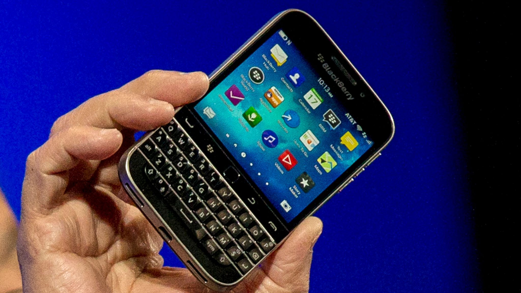 BlackBerry: End of an era as company pulls plug on iconic handsets |  Science &amp; Tech News | Sky News