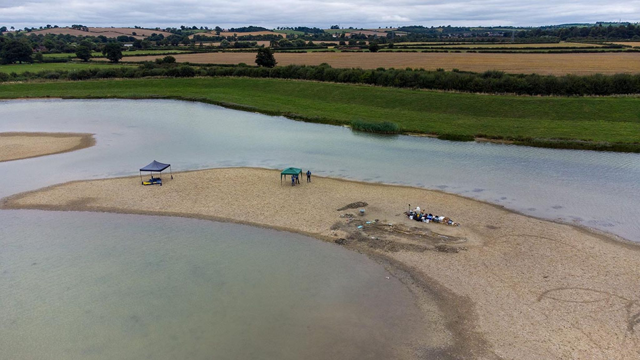Rutland ichthyosaur 10mlong 'sea dragon' skeleton is one of UK's