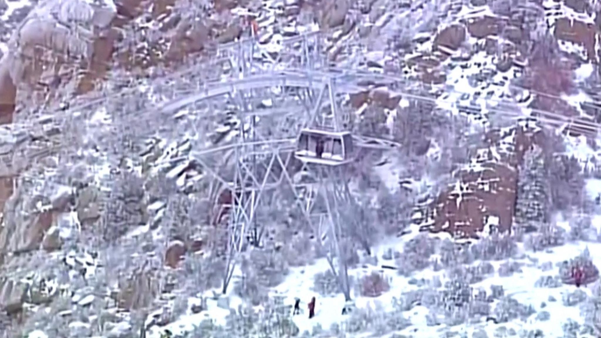 Cable car rescue 21 passengers winched down from New Mexico tramway