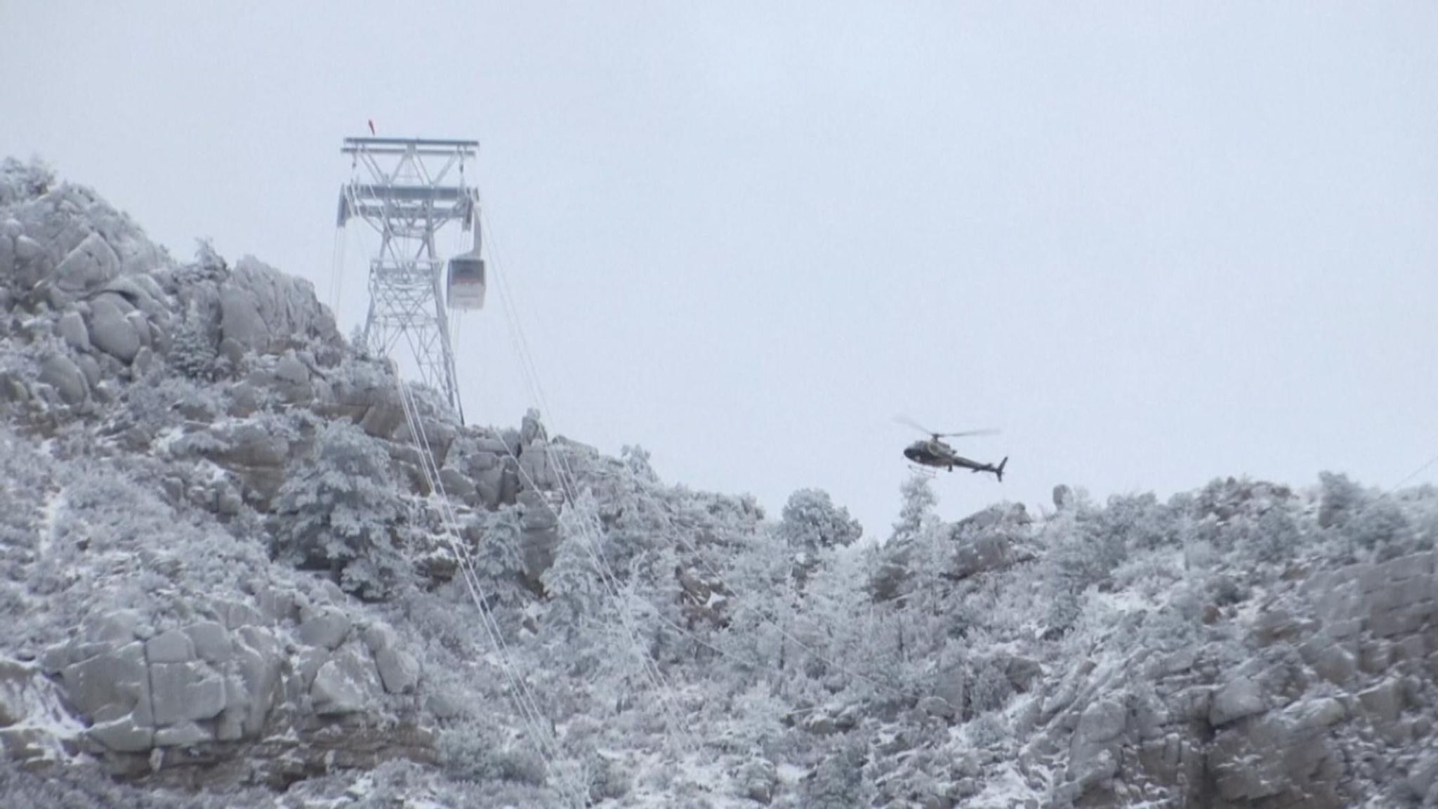 Cable car rescue 21 passengers jump off a tram in New Mexico after