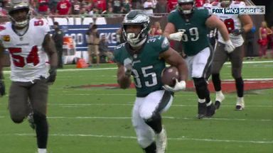 Eagles finally get on the board in the fourth quarter