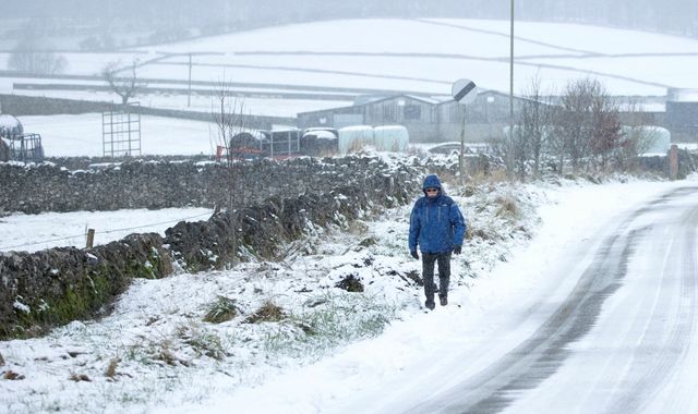 UK weather: Flood alerts in place as country faces wet and wintry weekend - Vimarsana News