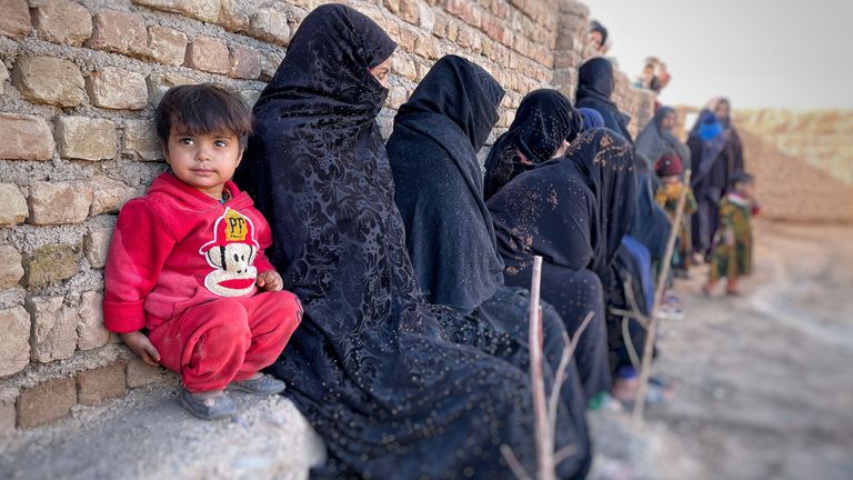 وضعیت بشردوستانه برای میلیون ها افغان واقعاً ناامید کننده است.  عکس: کریس کانینگهام