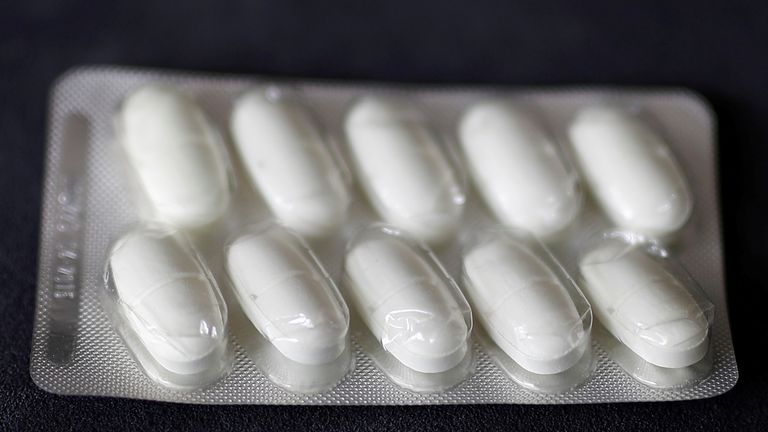 Ten pills of the antibiotic 