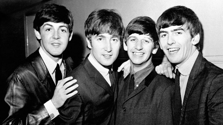 Beatles pop grubu, soldan sağa, Paul McCartney, John Lennon, Ringo Starr ve George Harrison.  Çekilme tarihi: 01-Haziran-1963