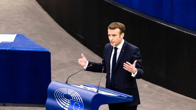 Emmanuel Macron présentait l'objectif de la présidence française de la Commission européenne.  Photo : AP