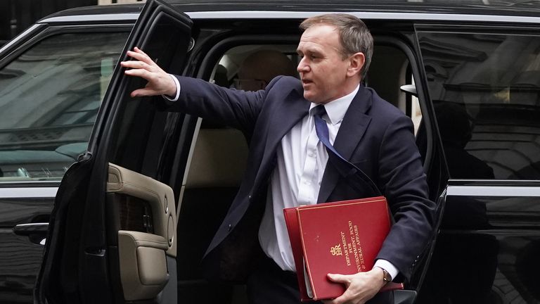 Environment Secretary George Eustice arrives in Downing Street, London, ahead of the government&#39;s weekly Cabinet meeting. Picture date: Tuesday January 11, 2022.
