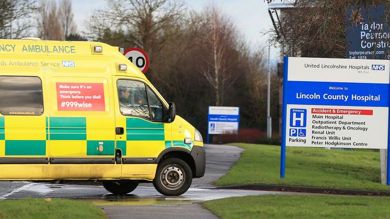 NHS Trust of United Lincolnshire Hospitals چهار سایت را در سراسر شهرستان پوشش می دهد.  فایل عکس