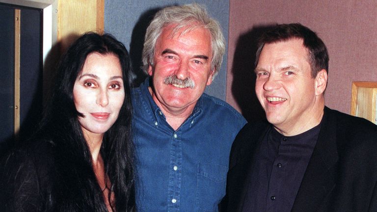 File photo dated October 16, 1998, with American singers Cher (left) and Meatloaf posing in the media with Death Linham (center) after attending the BBC Radio 2 Death Linham show. Bat Out of Hell died at the age of 74, according to a statement on his official Facebook page. Date of issue: Friday, January 21, 2022.