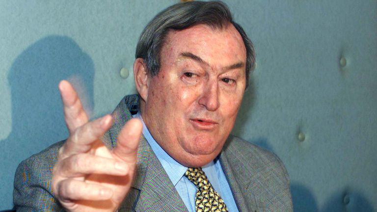 Richard Leakey a été nommé chef de la fonction publique du Kenya en 1999