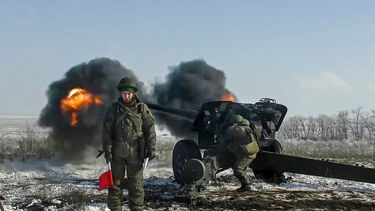  Russian troops fire howitzers during drills in the Rostov region