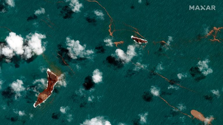 به نظر می رسد که آتشفشان Hunga Tonga Hunga Ha'apai در 18 ژانویه 2022 تقریباً ناپدید شد. عکس: تصویر ماهواره ای © 2022 Maxar Technologies