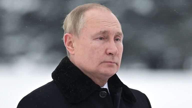 Russian President Vladimir Putin attends a flower laying ceremony marking the 78th anniversary of the lifting of the siege of Leningrad during World War II at the Piskaryovskoye Memorial Cemetery in Saint Petersburg, Russia, January 27, 2022. Sputnik/Aleksey Nikolskyi/Kremlin via REUTERS ATTENTION EDITORS - THIS IMAGE WAS PROVIDED BY A THIRD PARTY.