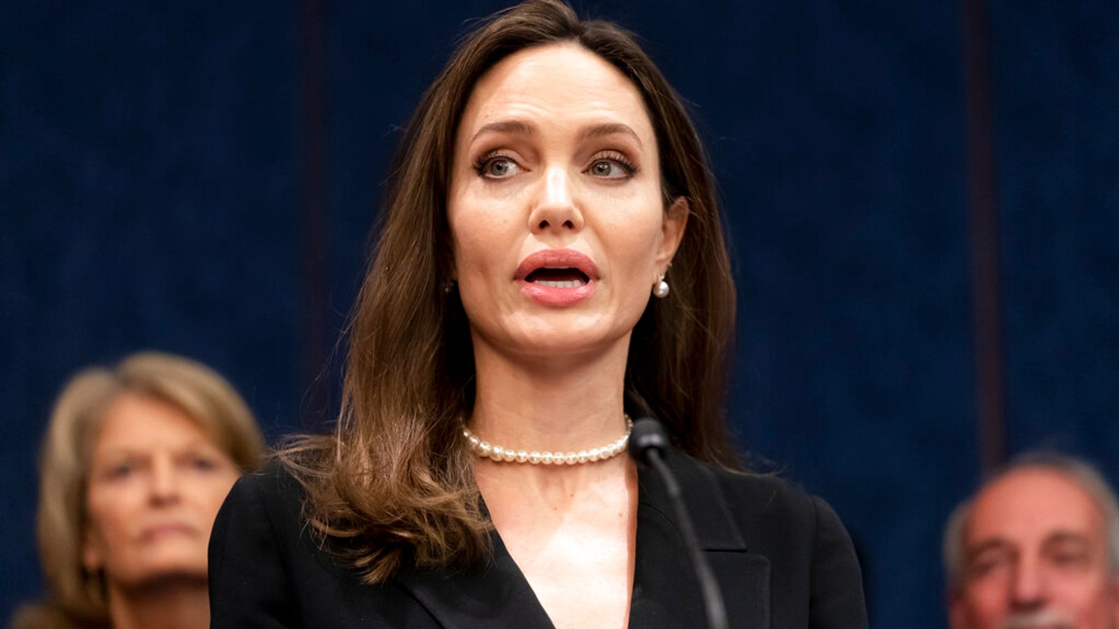 Angelina Jolie delivers emotional speech urging US politicians to renew